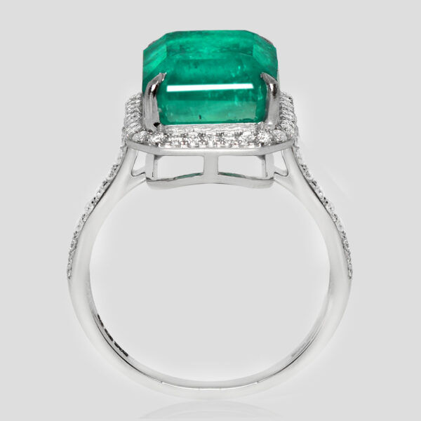 7,80 ct. meget fin smaragd og diamantring i 18 kt. hvidguld. IGI. - Billede 5