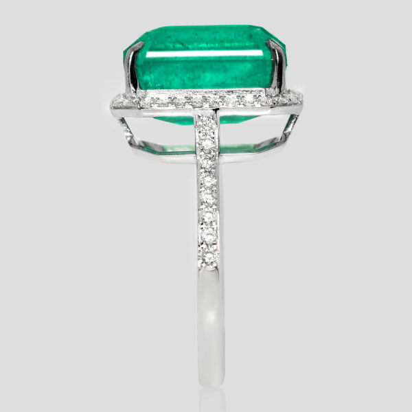 7,80 ct. meget fin smaragd og diamantring i 18 kt. hvidguld. IGI. - Billede 6