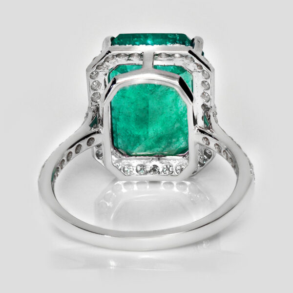 7,80 ct. meget fin smaragd og diamantring i 18 kt. hvidguld. IGI. - Billede 7